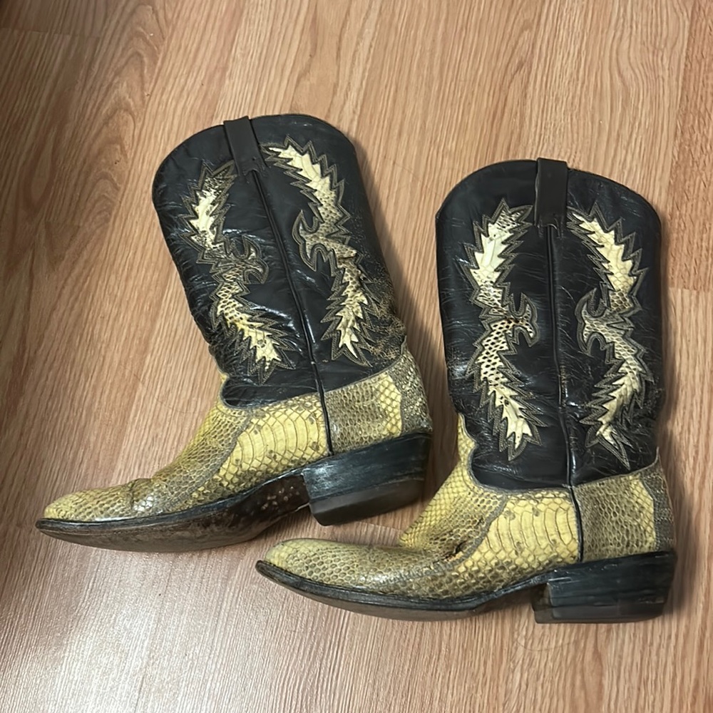 real snakeskin 🐍 vintage cowboy boots